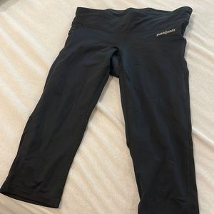 Patagonia 3/4 black leggings
